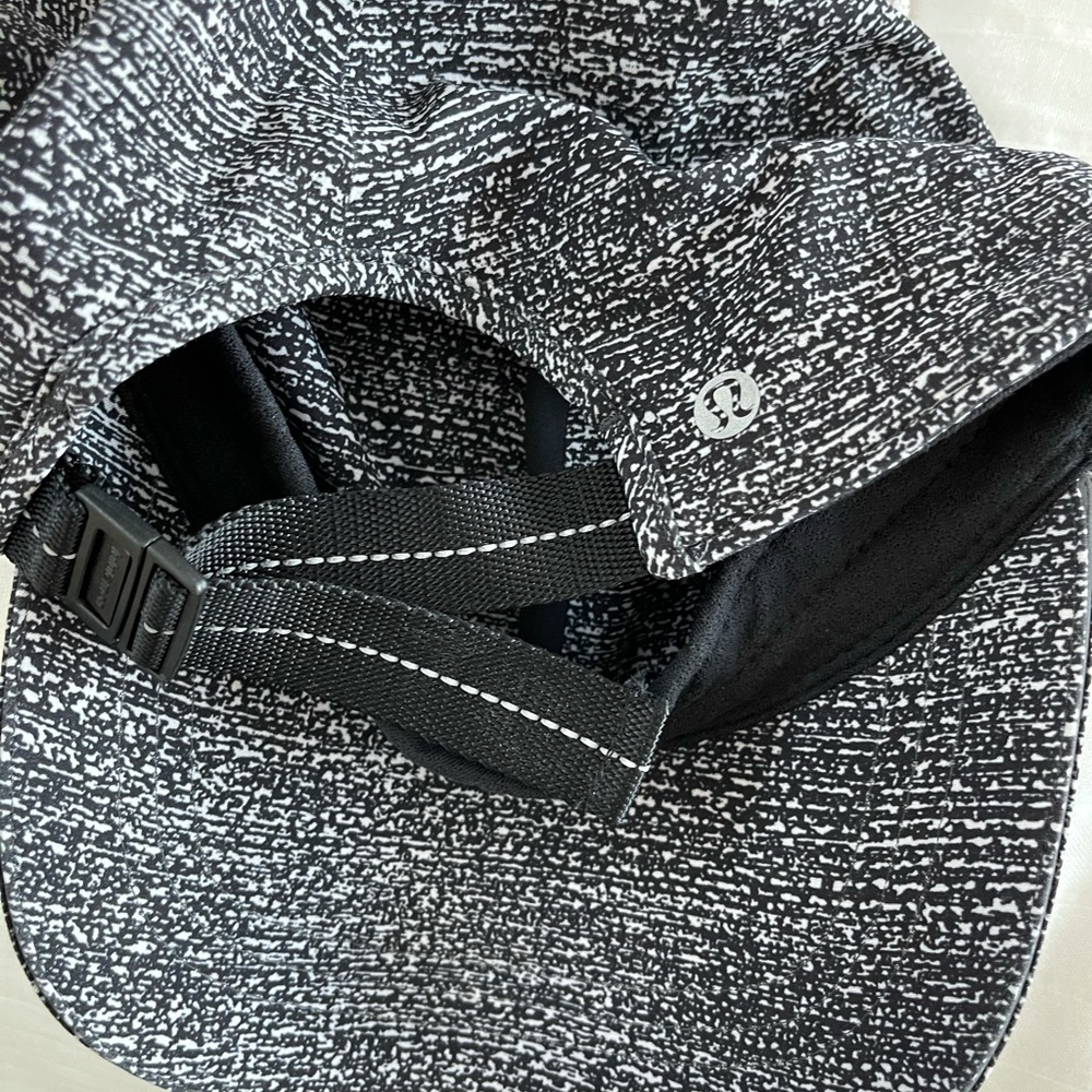 Lululemon hat